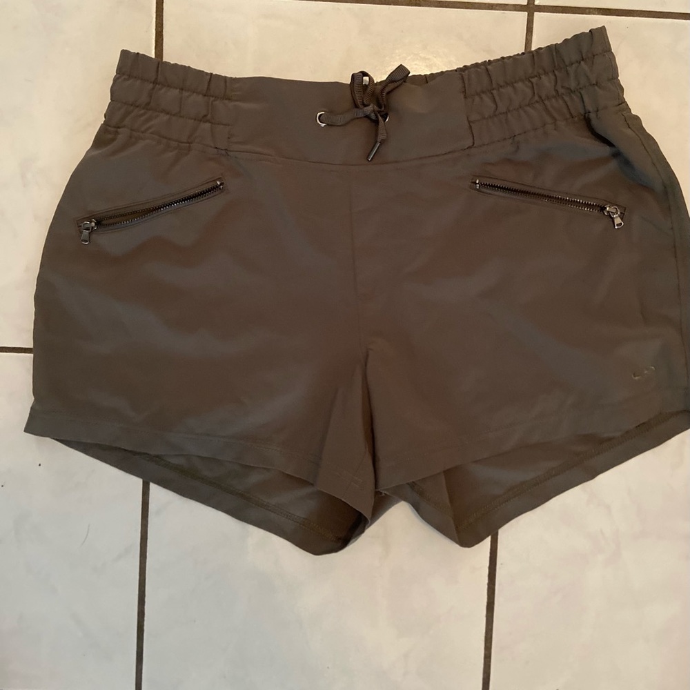 Multiple shorts green , gray and blue - Picture 3 of 4